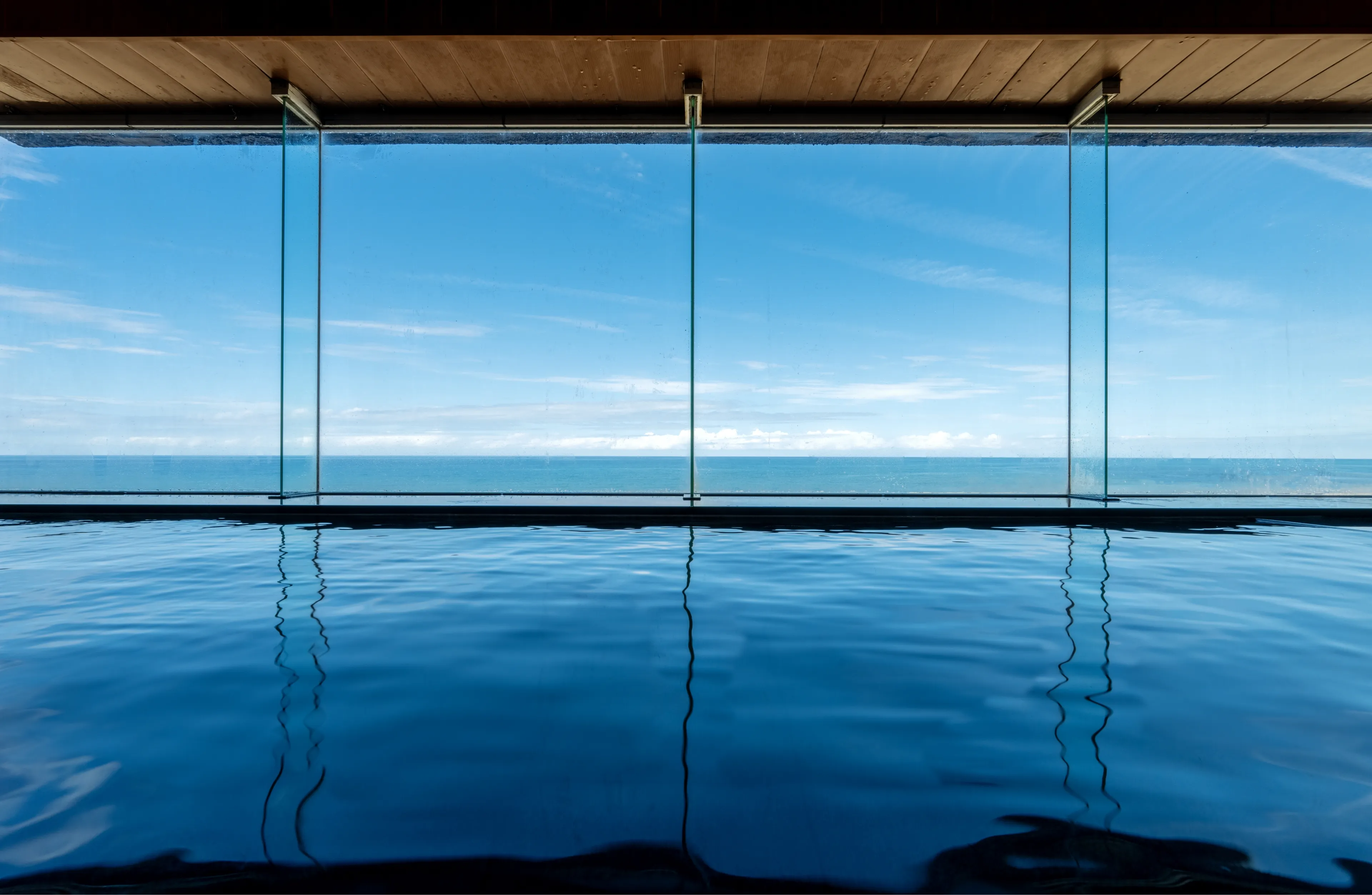 海が見える室内の風呂